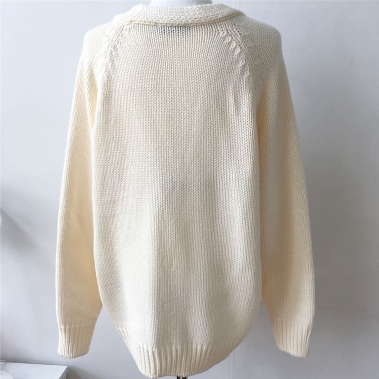 เสื้อคลุมไหมพรมถักทรงสวย เนื้อนิ่มยืดได้เยอะ ทรงน่ารักงานดี พร้อมส่งเลยจ้า ขาวครีม