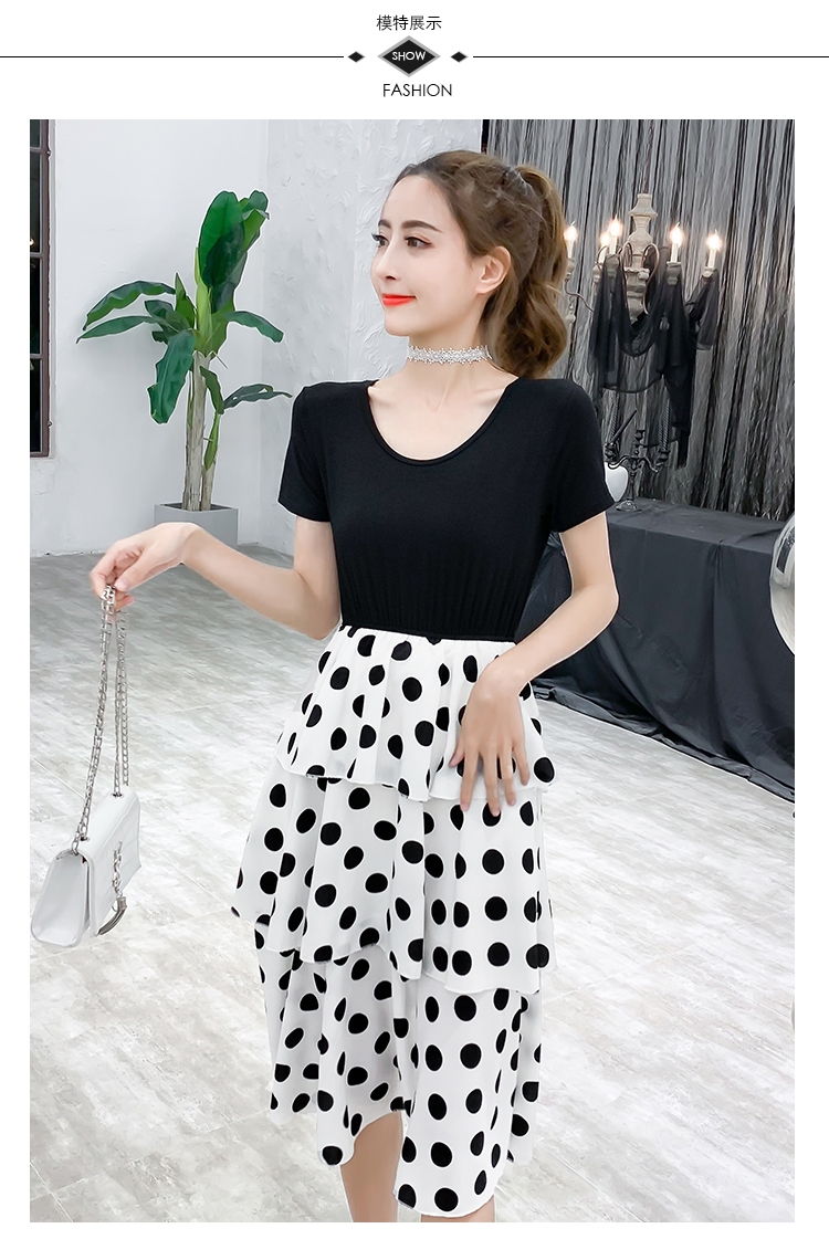 Dress4693 เดรสยาวทรงขนมชั้นไซส์ใหญ่ ด้านบนเป็นผ้าคอตตอนยืดหยุ่นสีพื้นดำตัดต่อกระโปรงเอวยางยืดต่อระบายเป็นชั้นๆ ผ้าไมโครเนื้อดี งานน่ารักใส่เที่ยวชิลด์ๆ หรือวันสบายๆ ก็น่ารักดูดี มีติดตู้ไว้ใส่ได้เรื่อยๆ มี 2 สี ดำ, ขาว