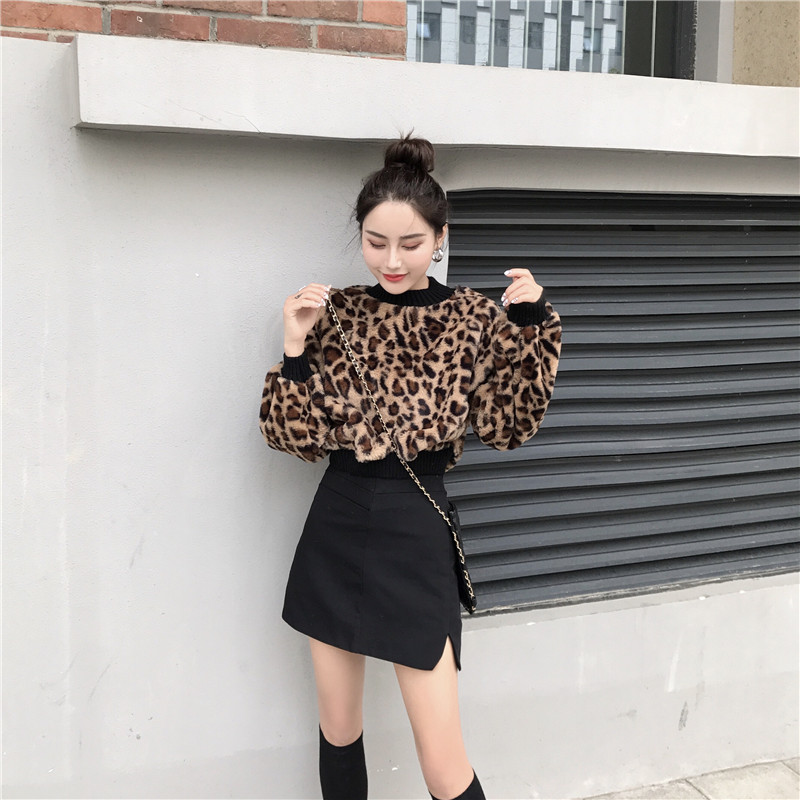 เสื้อแขนยาว ลายเสือดาว สุดเซ็กซี่ ผ้าเนื้อกำมะหยี่นุ่ม จั๊มแขน-เอว พร้อมส่ง ตามภาพเลยจ้า