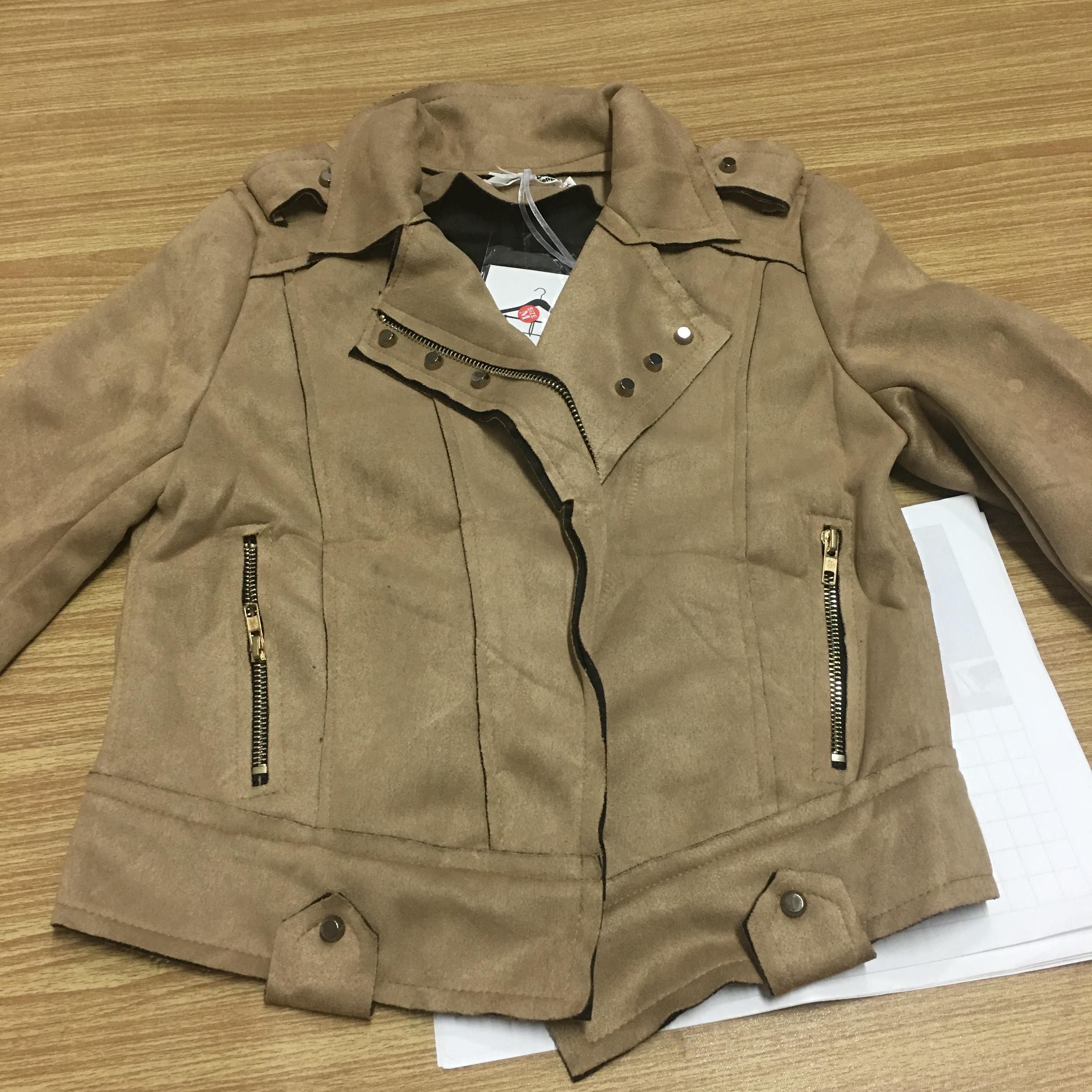 แจ็คเก็ตผ้าหนังกลับ ทรงสวย งานคุณภาพดี เก๋ไก๋ พร้อมส่งเลยจ้า