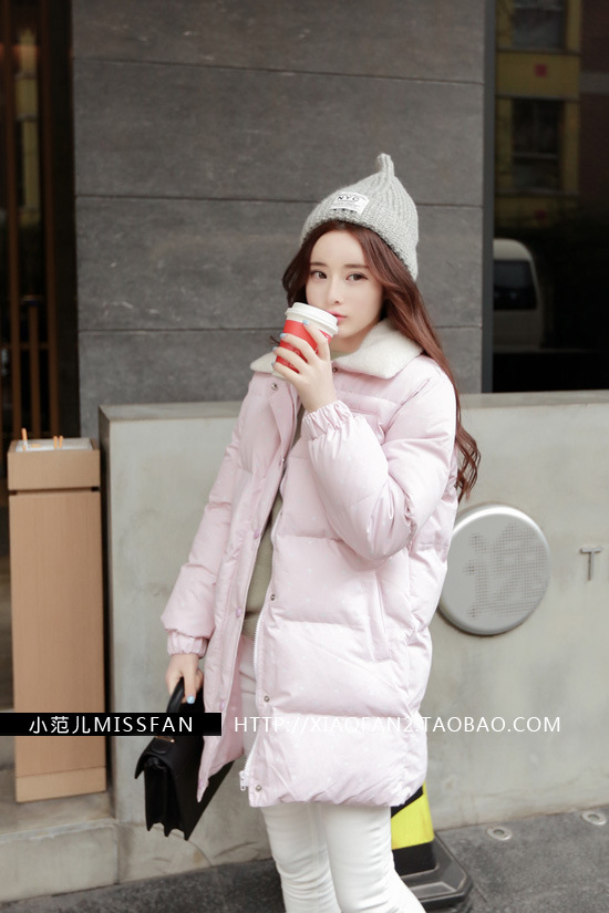 เสื้อกันหนาว สีชมพูลายจุด หวานๆ แต่งผ้าขนแกะที่คอปกเสื้อ ผ้าร่มเนื้อดีกันลม ซิปหน้า+กระดุม น่ารัก เกาหลีมากๆ พร้อมส่งเลยจ้า ชมพูอ่อน ลายจุดขาว