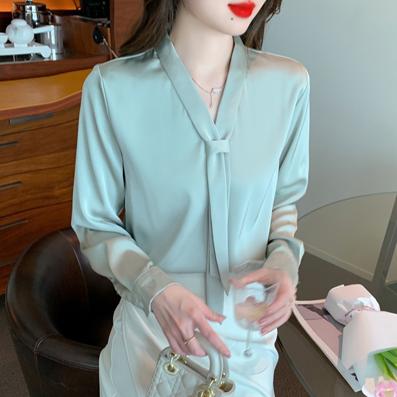 เสื้อเชิ้ตผู้หญิงแขนยาว เสื้อเชิ้ตผู้หญิงใส่ทํางาน 390 บาทต่อชิ้น ฟรีค่าจัดส่ง