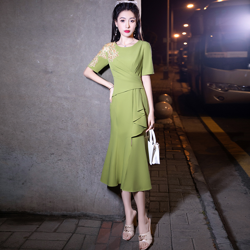 ชุดราตรี ชุดราตรีสวยหรู แบบ ทันสมัย Evening dress