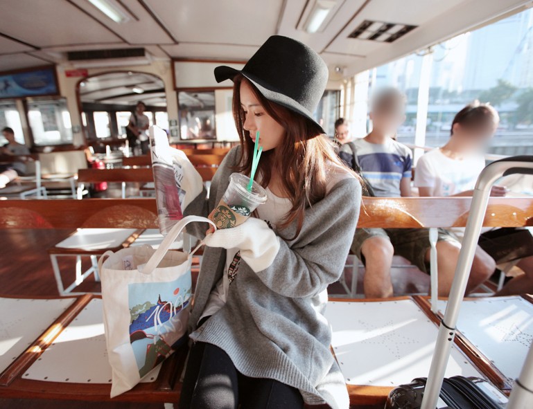 เสื้อไหมพรม คาร์ดิแกน ไหมเส้นเล็ก ทรงเก๋ๆ เพิ่มลูกเล่นแขนเสื้อสีขาว แบบน่ารักค่าา เทา ขาว