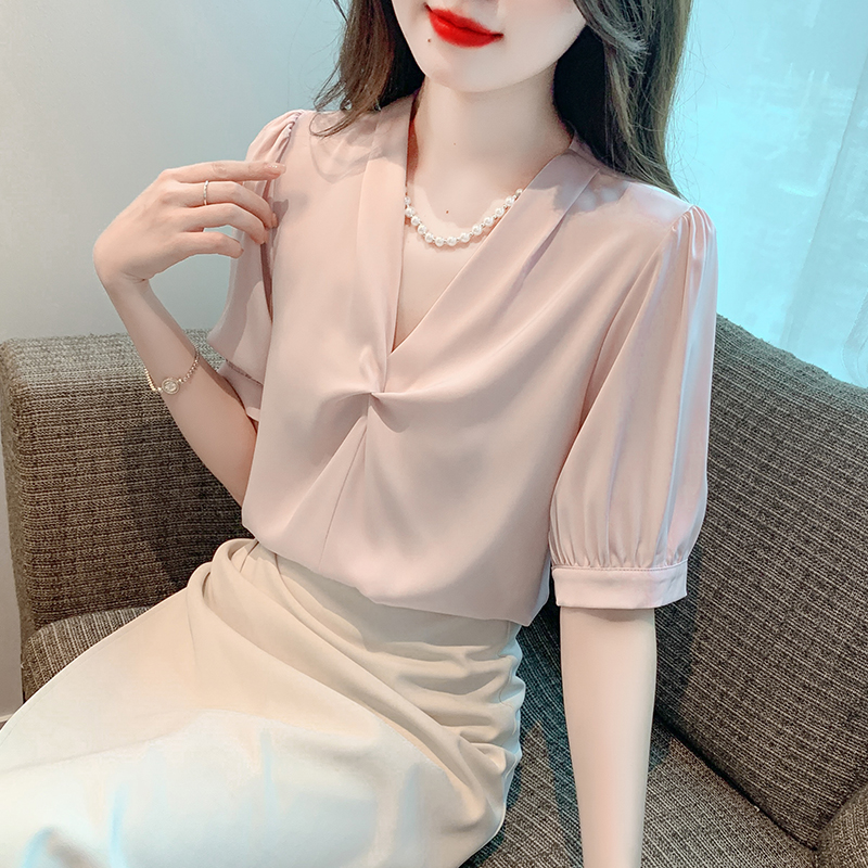 เสื้อเชิ้ตผู้หญิงแขนยาว เสื้อเชิ้ตผู้หญิงใส่ทํางาน 390 บาทต่อชิ้น ฟรีค่าจัดส่ง
