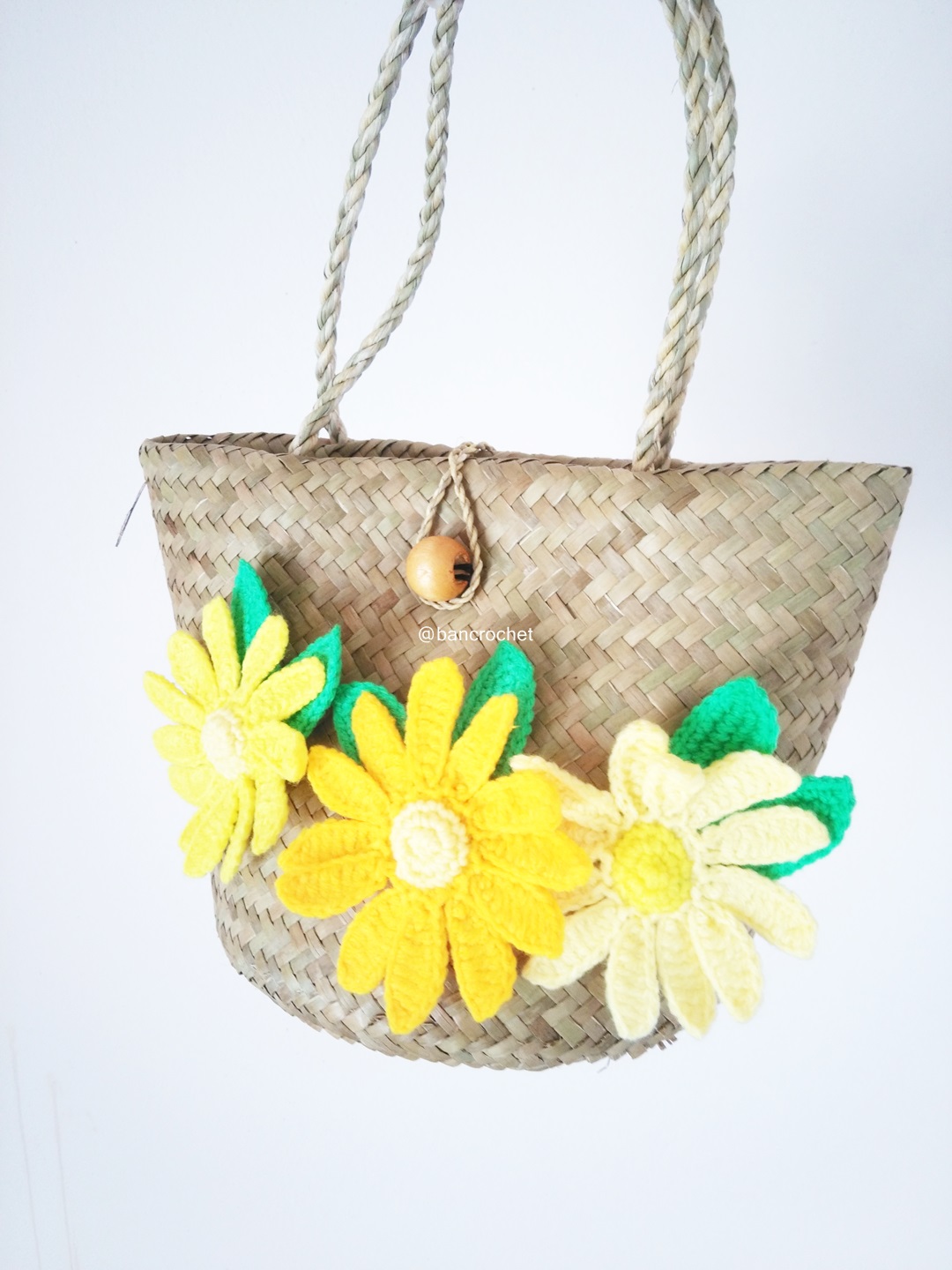 Bancrochet กระเป๋าสานกระจูดประดับดอกไม้ grajood basket weave bags คละสี 7*10*7*12 นิ้ว