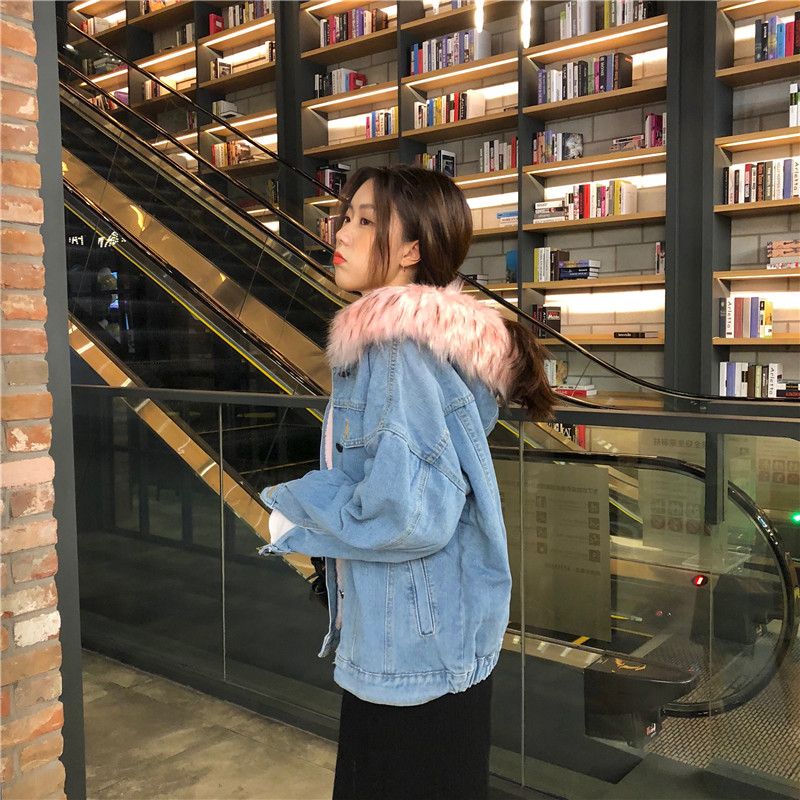 เสื้อกันหนาว ช่วงตัวเป็นผ้ายีนส์ ด้านในบุขนช่วงตัว ช่วงแขนบุซับในกันลม พร้อมขนเฟลอฟูนุ่มมาก งานดี การรันตีจ้า มี 3 สีน้า same pic