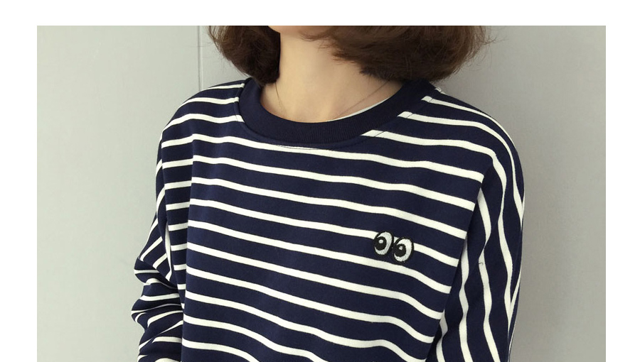 เสื้อแฟชั่นแขนยาว สีกรมขาว ผ้ายืดทิ้งตัว พร้อมส่ง กรมขาว