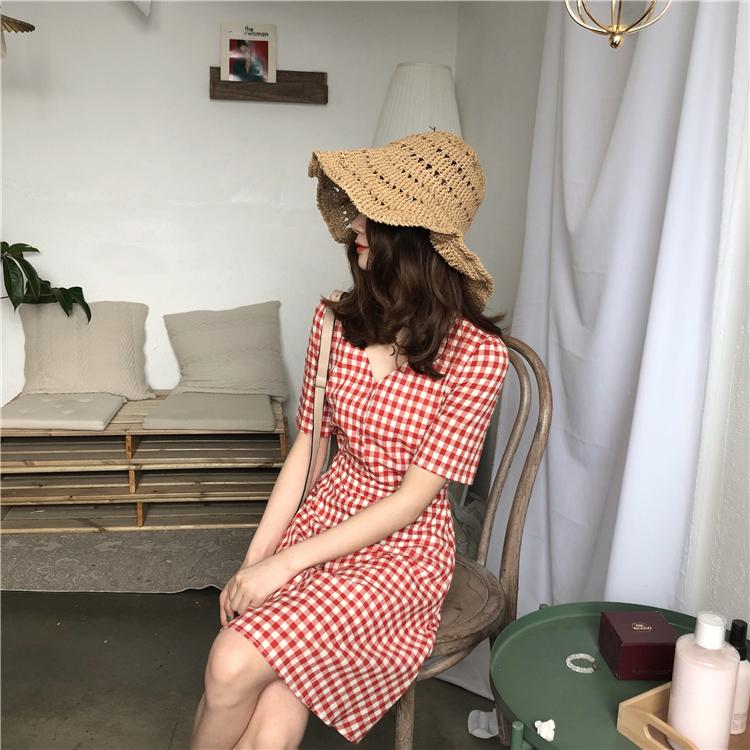 Dress4549 เดรสลายสก็อตคอวีกระดุมหน้าแกะได้ ซิปหลังใส่ง่าย มีผ้าผูกเอว ผ้าคอตตอนลินินเนื้อดีใส่สบาย งานดีทรงดี ทรงนี้น่ารักใส่ได้เรื่อยๆ ใส่ทำงาน/ใส่เที่ยว ชุดเดียวจบ มี 2 สี เหลือง, แดง