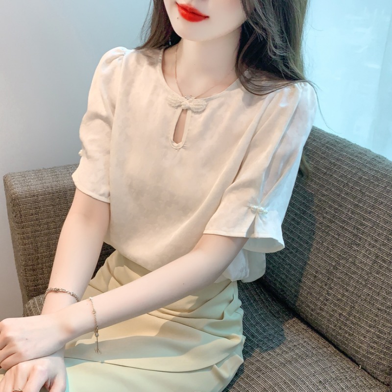เสื้อเชิ้ตผู้หญิงแขนยาว เสื้อเชิ้ตผู้หญิงใส่ทํางาน 390 บาทต่อชิ้น ฟรีค่าจัดส่ง