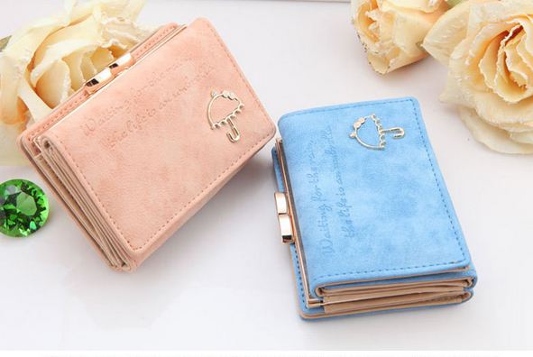 กระเป๋าสตางค์ผู้หญิง ใบสั้น กระเป๋าสตางค์ หนังนิ่ม มีหลายพับ ดีไซน์น่ารัก ใส่บัตรได้เยอะ มีหลายสี โลโก้ ร่มญี่ปุ่น กระเป๋าสตางค์ แบบเก๋ ๆ 966570