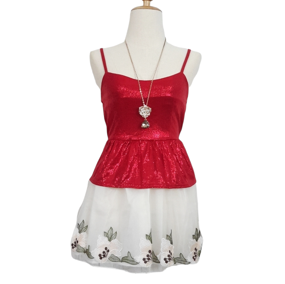 Blouse2612 เสื้อแฟชั่นสายเดี่ยวผ้ายืดวิ้งชายระบาย สีแดง
