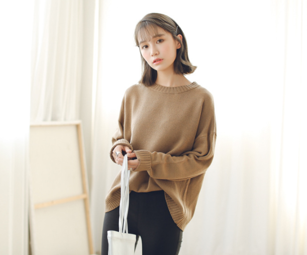 Sweater เสื้อสเวทเตอร์แขนยาว สีน้ำตาล ทรงสวย จะใส่เดี่ยวไหรือใส่โค้ทคลุมก็เริ่ด