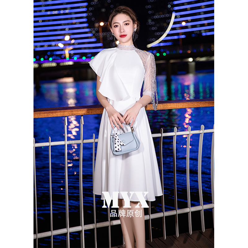 ชุดราตรี ชุดราตรีสวยหรู แบบ ทันสมัย Evening dress