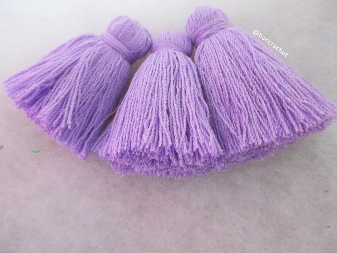 พู่แบบหนาฟู ขนาด 2 นิ้ว 4 ply tassel crochet acrylic yarn 4 ply ม่วง 2 นิ้ว