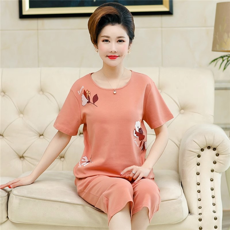 ชุดนอนแม่