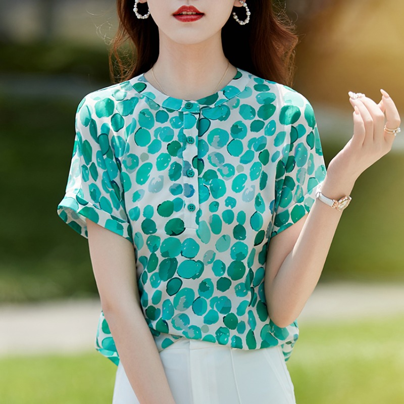 เสื้อเชิ้ตผู้หญิงแขนยาว เสื้อเชิ้ตผู้หญิงใส่ทํางาน 390 บาทต่อชิ้น ฟรีค่าจัดส่ง