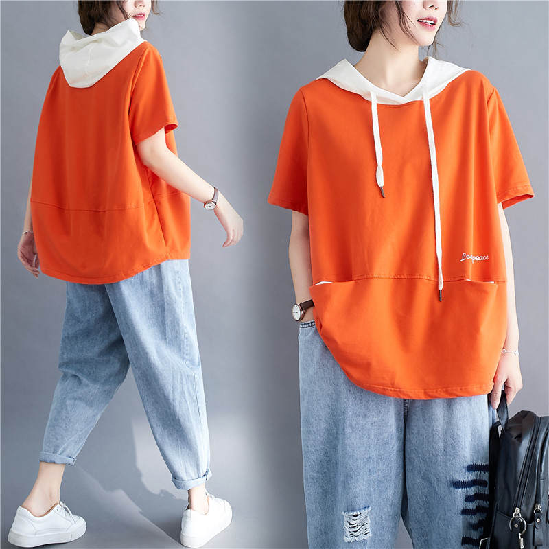 เสื้อยืดวัยรุ่นมีหมวกฮู้ดสวมหัว