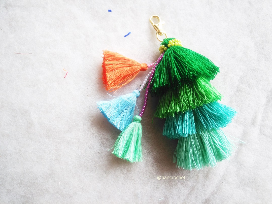 Bancrochet (ราคาส่ง) พวงกญแจพู่แขวนกระเป๋า Tassel keychains (only wholesale) หลากสี 7 นิ้ว (inch)