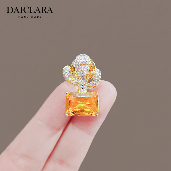 เข็มกลัด เข็มกลัดสวยๆ เข็มกลัดติดเสื้อ Brooch