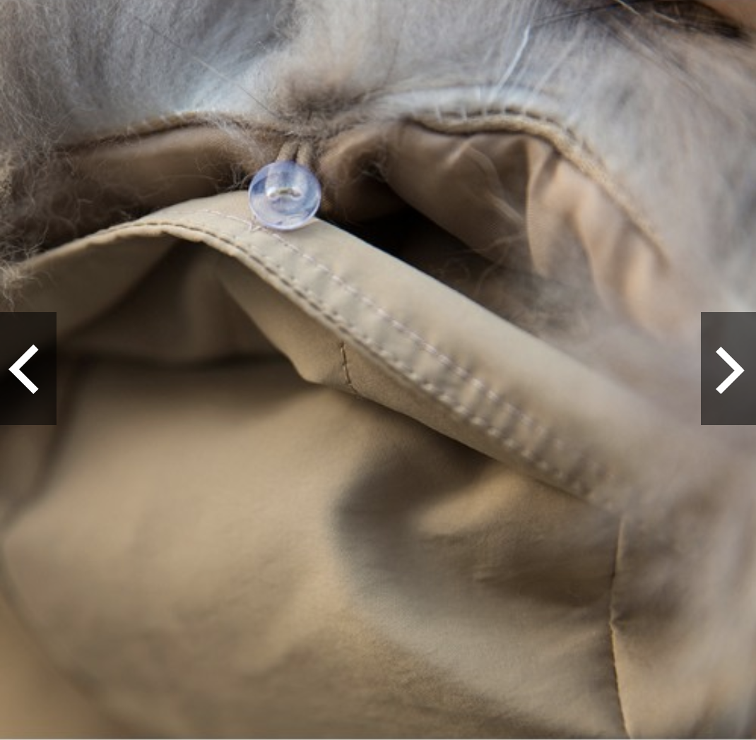 ขนเฟอร์ fur สีน้ำตาล ขนนุ่มลื่น ใช้ติดเสื้อหนาว หรือใช้พันคอเพิ่มความเก๋ มิกได้กับทุกชุด มาพร้อมกระดุมใส