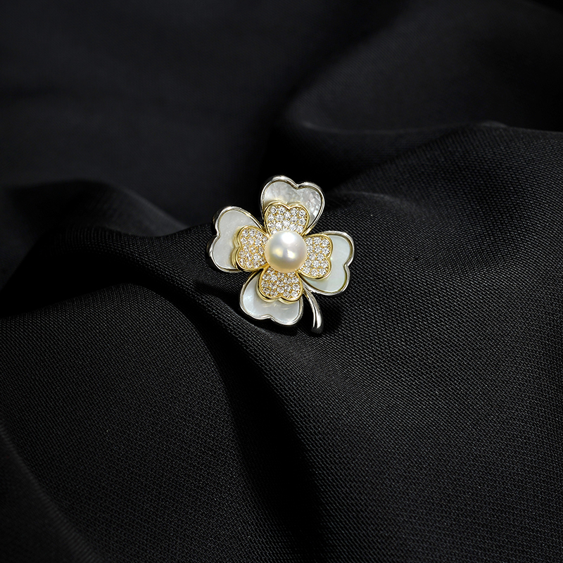 เข็มกลัด เข็มกลัดสวยๆ เข็มกลัดติดเสื้อ Brooch