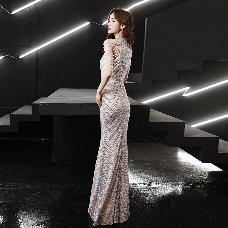 ชุดราตรี ชุดราตรีสวยหรู แบบ ทันสมัย Evening dress