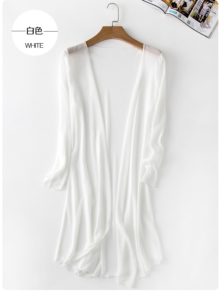 เสื้อคลุมชีฟองสีขาว ผ้าเป็นลายริ้วในตัวเนื้อดี เก๋ไก๋ดูดี ใส่ได้หลายแบบ พร้อมส่งจ้า white