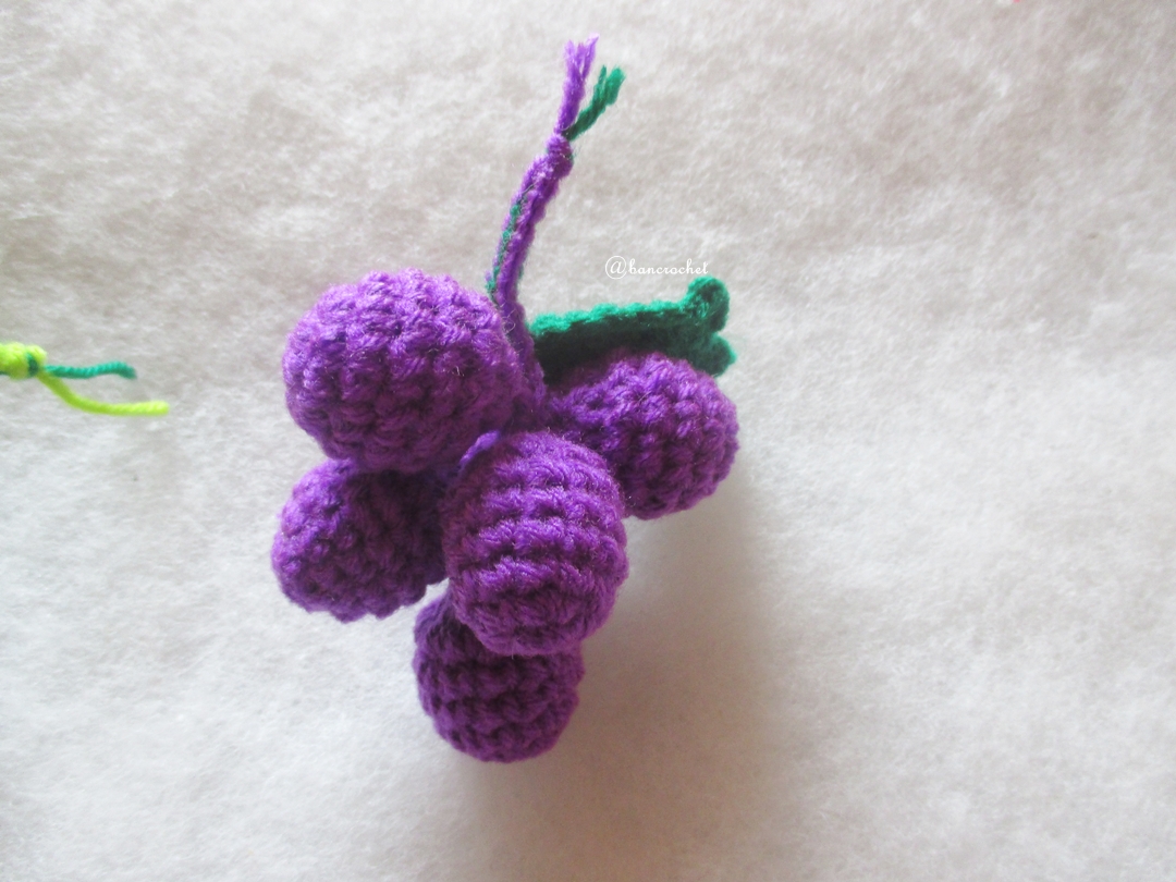 องุ่นม่วงถักโครเชต์ grape fruit crochet