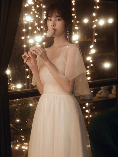 ชุดราตรี ชุดราตรีสวยหรู แบบ ทันสมัย Evening dress