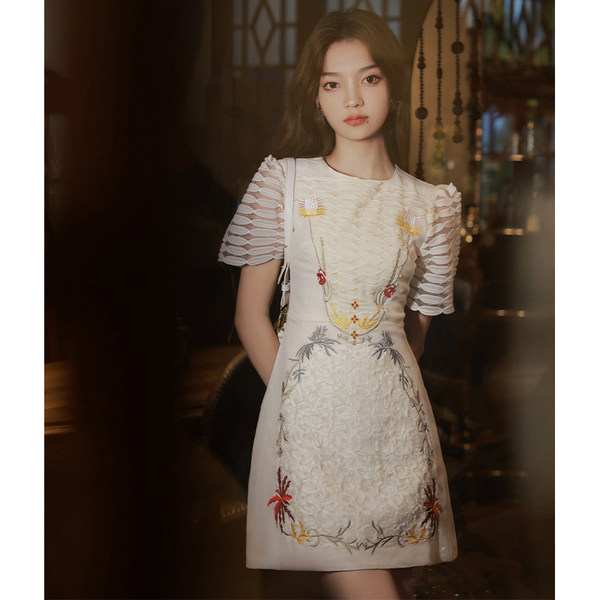 ชุดราตรี ชุดราตรีสวยหรู แบบ ทันสมัย Evening dress