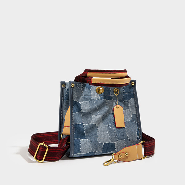 กระเป๋าสะพายข้างผู้หญิง กระเป๋าสะพายสไตล์เกาหลี By Japanese フェンディ authentic bag