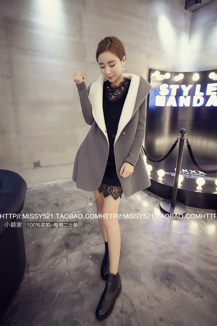 เสื้อกันหนาวฮู้ดดี้ ขนแกะ ด้านในบุขนแมวสีขาวเนื้อนิ่ม อุ่น ช่วงแขนเป็นไหมพรม แต่งกระเป๋าด้านข้าง น่ารักมากๆ งานตามแบบเลยจ้าา