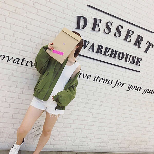 เสื้อคลุมสไตล์เกาหลี สีเขียวทหาร ทรงสวย ผ้าเนื้อด้าน ไม่มีซับใน ใส่คลุมกำลังดี เท่ๆ สีเขียวทหาร