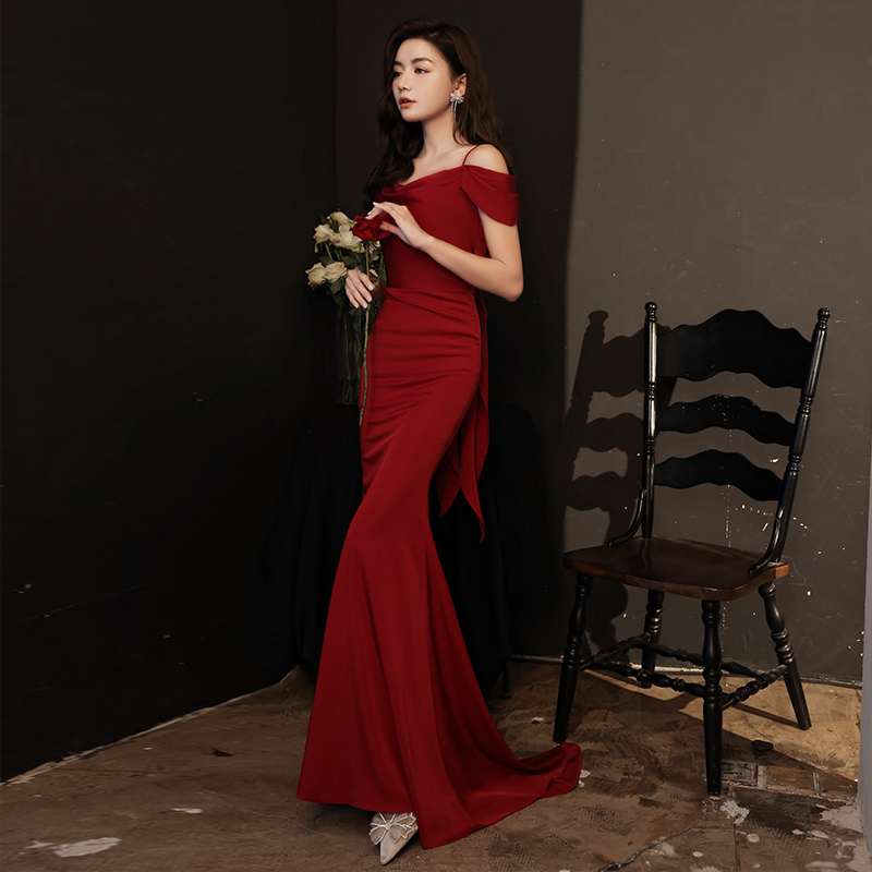 ชุดราตรี ชุดราตรีสวยหรู แบบ ทันสมัย Evening dress