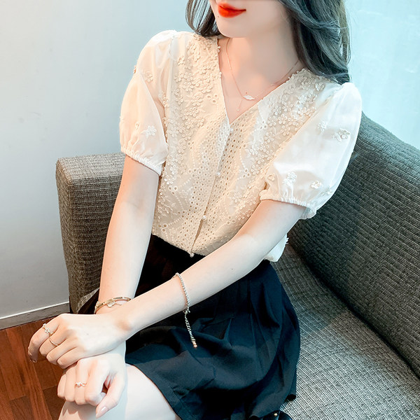 เสื้อลูกไม้ แขนสั้น