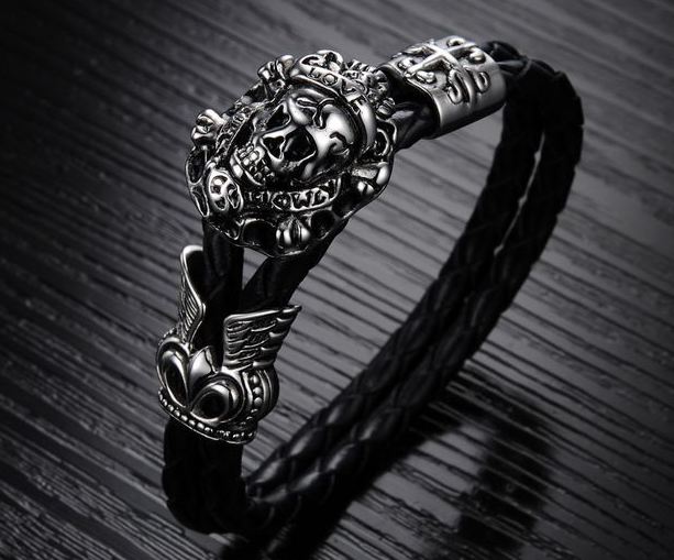 สร้อยข้อมือผู้ชาย กำไลข้อมือผู้ชาย หนังแท้ ถัก สีดำ ตกแต่งด้วย หัวกะโหลก แกะสลัก ด้วย Stainless Steel กำไลข้อมือร๊อค พั้ง หายาก 418625