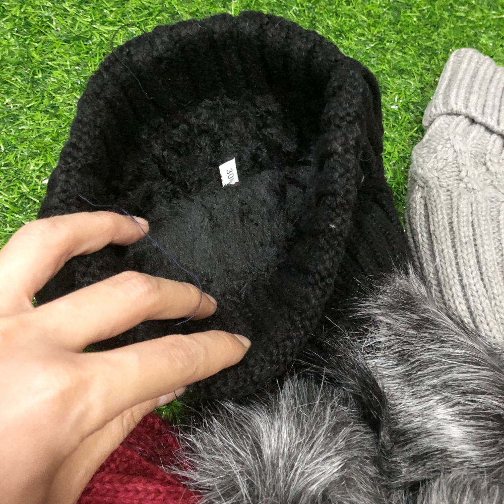 หมวกไหมพรมเนื้อนุ่ม Logo ช่วงปีกหมวก ด้านในบุขนอุ่น พร้อมส่ง