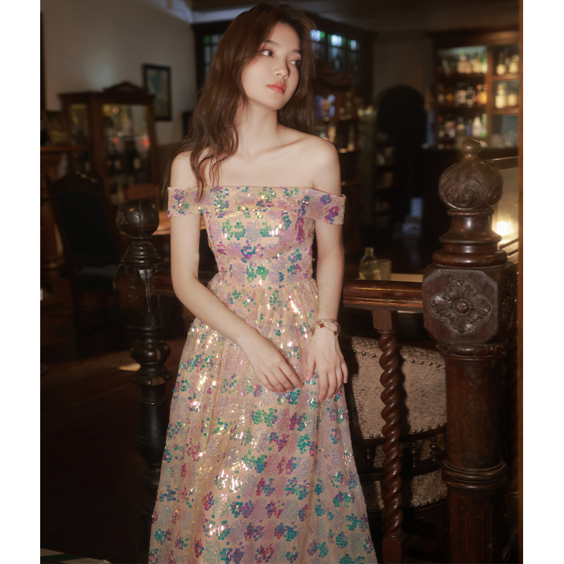ชุดราตรี ชุดราตรีสวยหรู แบบ ทันสมัย Evening dress