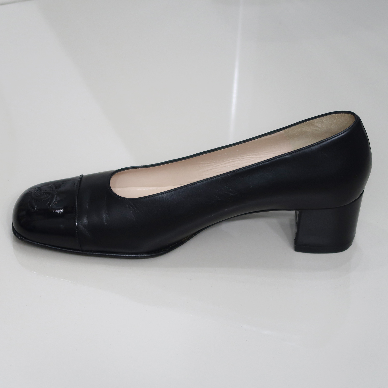 Chanel Black Calf Leather Patent Cap Toe Pumps Size 38.5