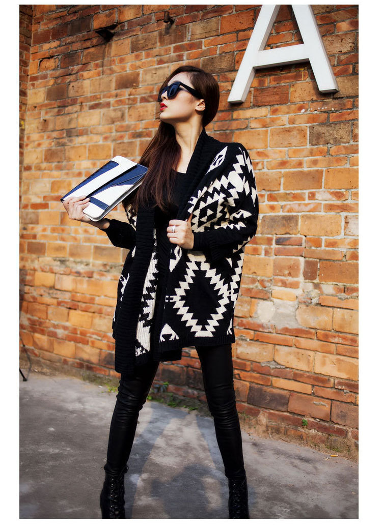 เสื้อกันหนาวไหมพรมถัก ทรงสวย แต่งลายเก๋ ดำ-ครีม ดำ-ครีม