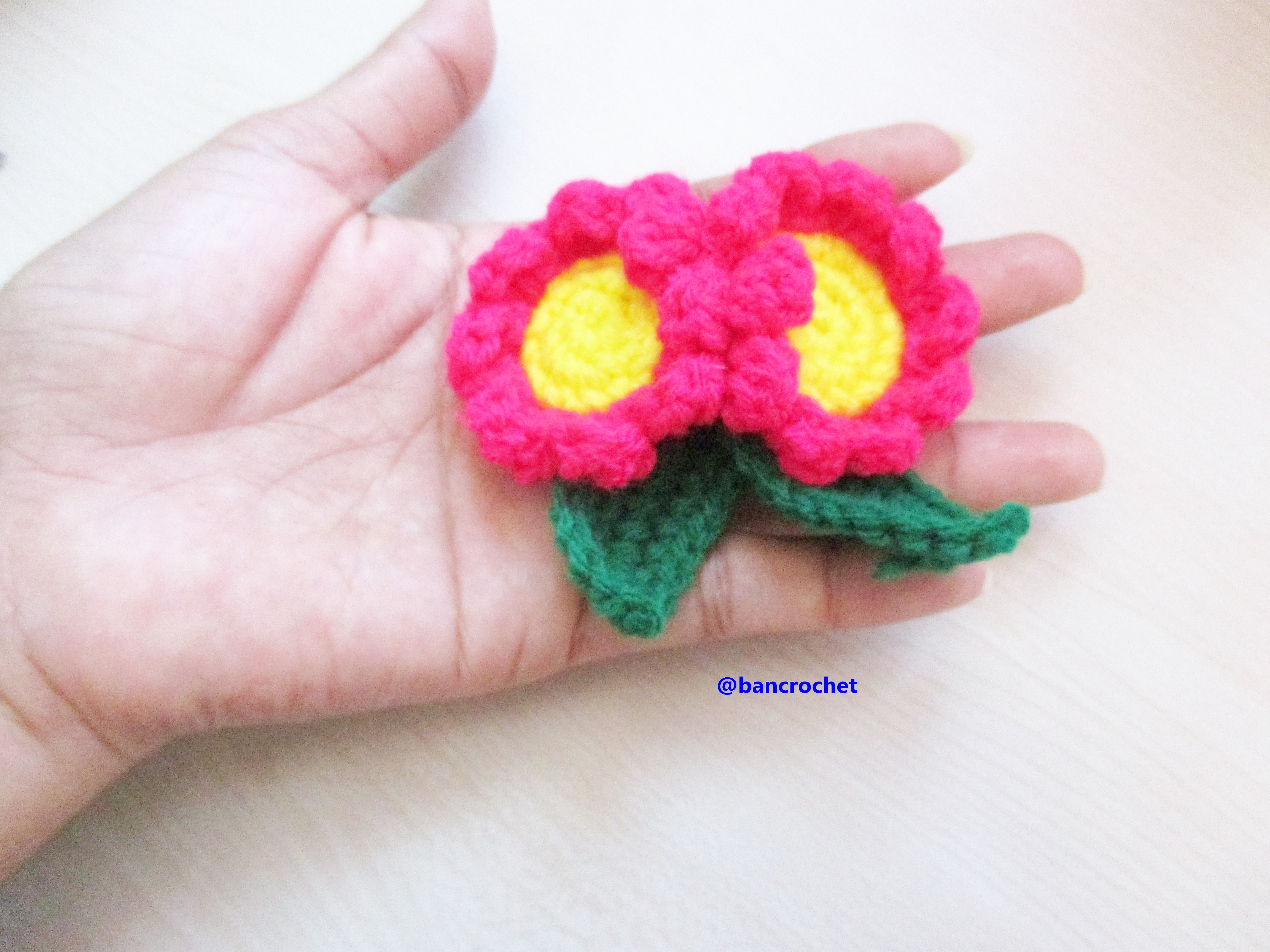 Bancrochet ดอกไม้ถักโครเชต์ ดอกทานตะวัน Crochet SunFlowers ชมพู 2 นิ้ว