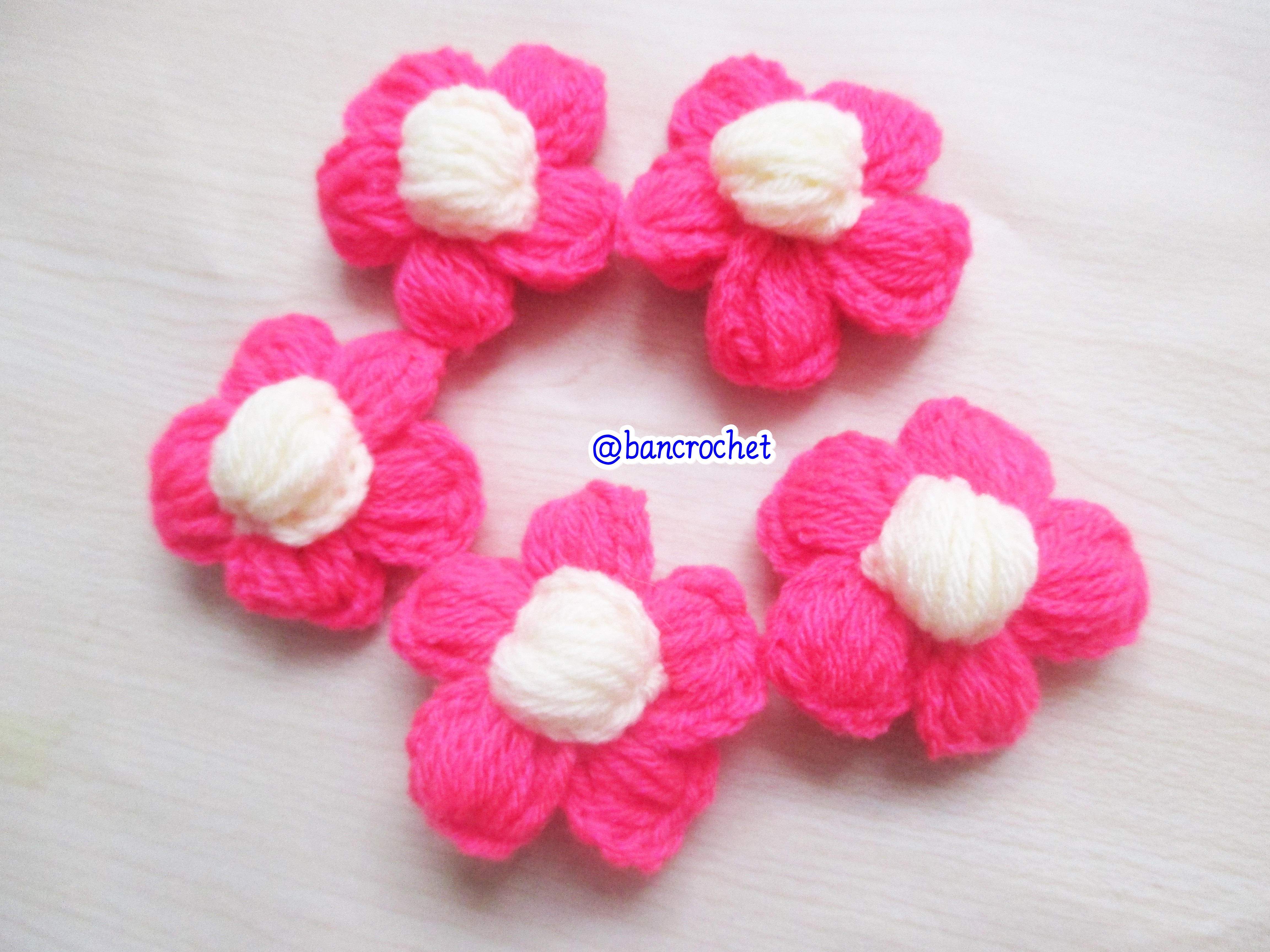 Bancrochet ดอกไม้ถักโครเชต์ฟูๆ crochet Flowers ชมพูอมส้ม 5 cm