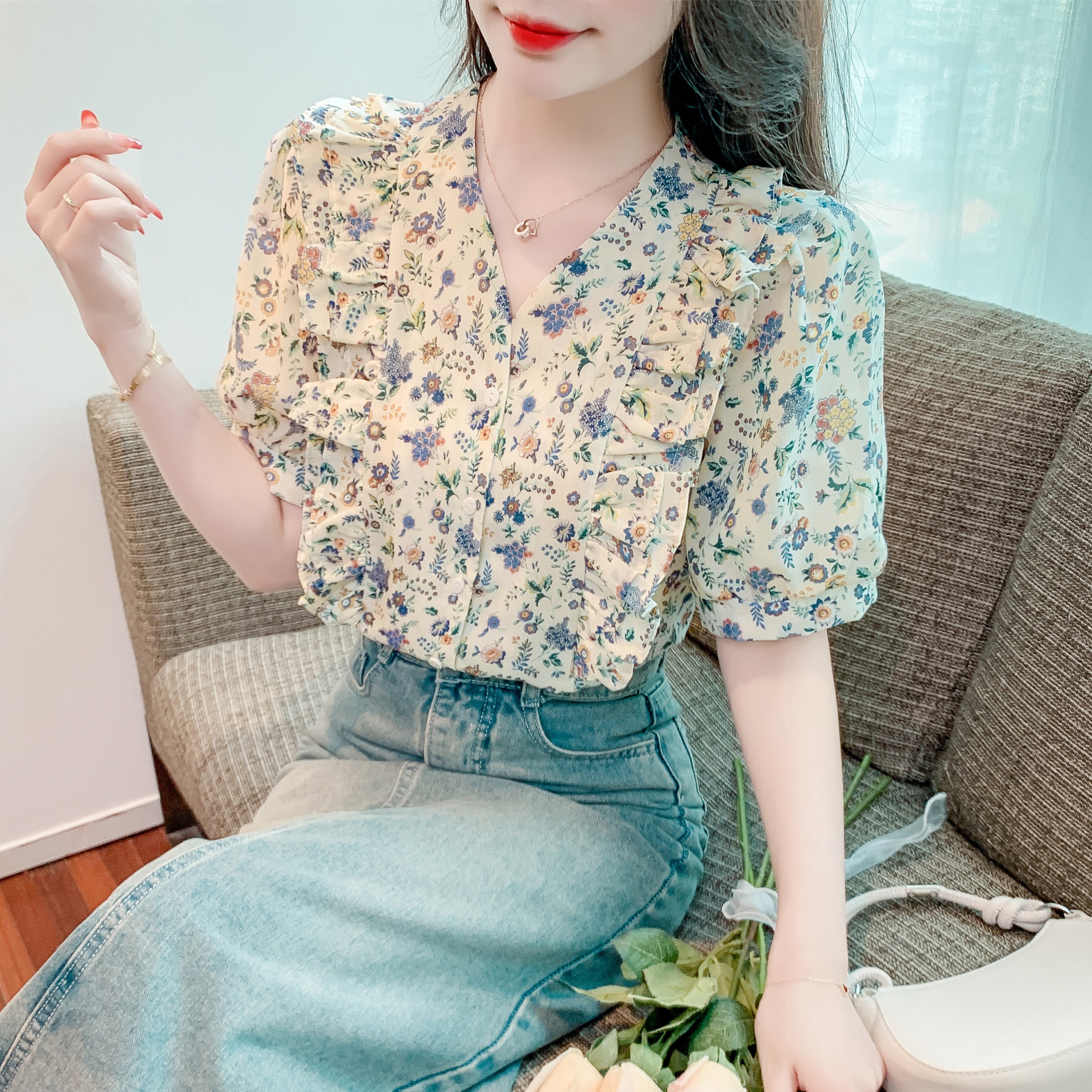 เสื้อเชิ้ตผู้หญิงใส่ทํางาน 390 บาทต่อชิ้น ฟรีค่าจัดส่ง