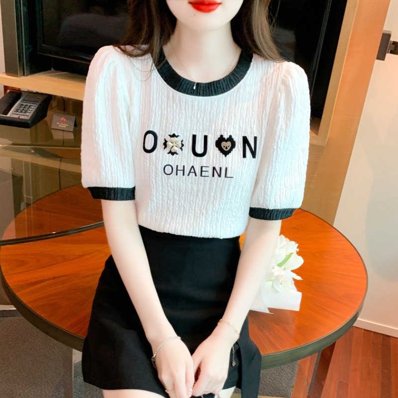 เสื้อเชิ้ตผู้หญิงใส่ทํางาน 390 บาทต่อชิ้น ฟรีค่าจัดส่ง