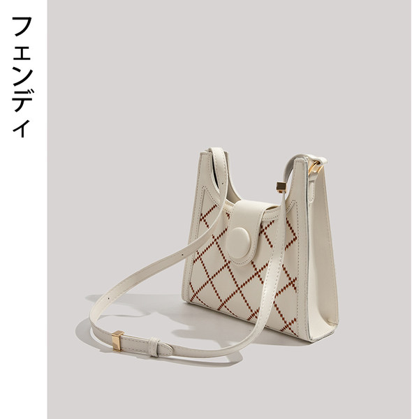กระเป๋าสะพายข้างผู้หญิง กระเป๋าสะพายสไตล์เกาหลี By Japanese フェンディ authentic bag