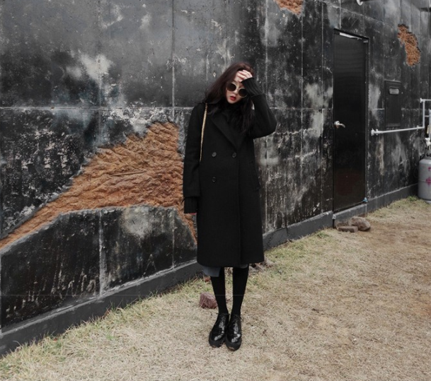 OverCoat เสื้อโค้ทกันหนาวตัวยาว สีดำ Classic เข้าได้กับทุกชุด งานดี ผ้าวูลเนื้อดี บุซับในกันลมอย่างดี พร้อมส่ง