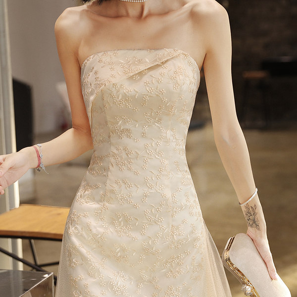 ชุดราตรี ชุดราตรีสวยหรู แบบ ทันสมัย Evening dress