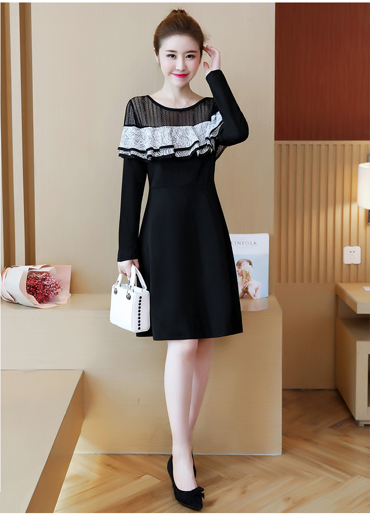 Dress4634 ชุดเดรสแขนยาวสีพื้นดำทรงสวยบ่าลูกไม้ แต่งระบายอกสีขาวตัดกับสีชุดดูมีดีเทล สาวอวบใส่ได้