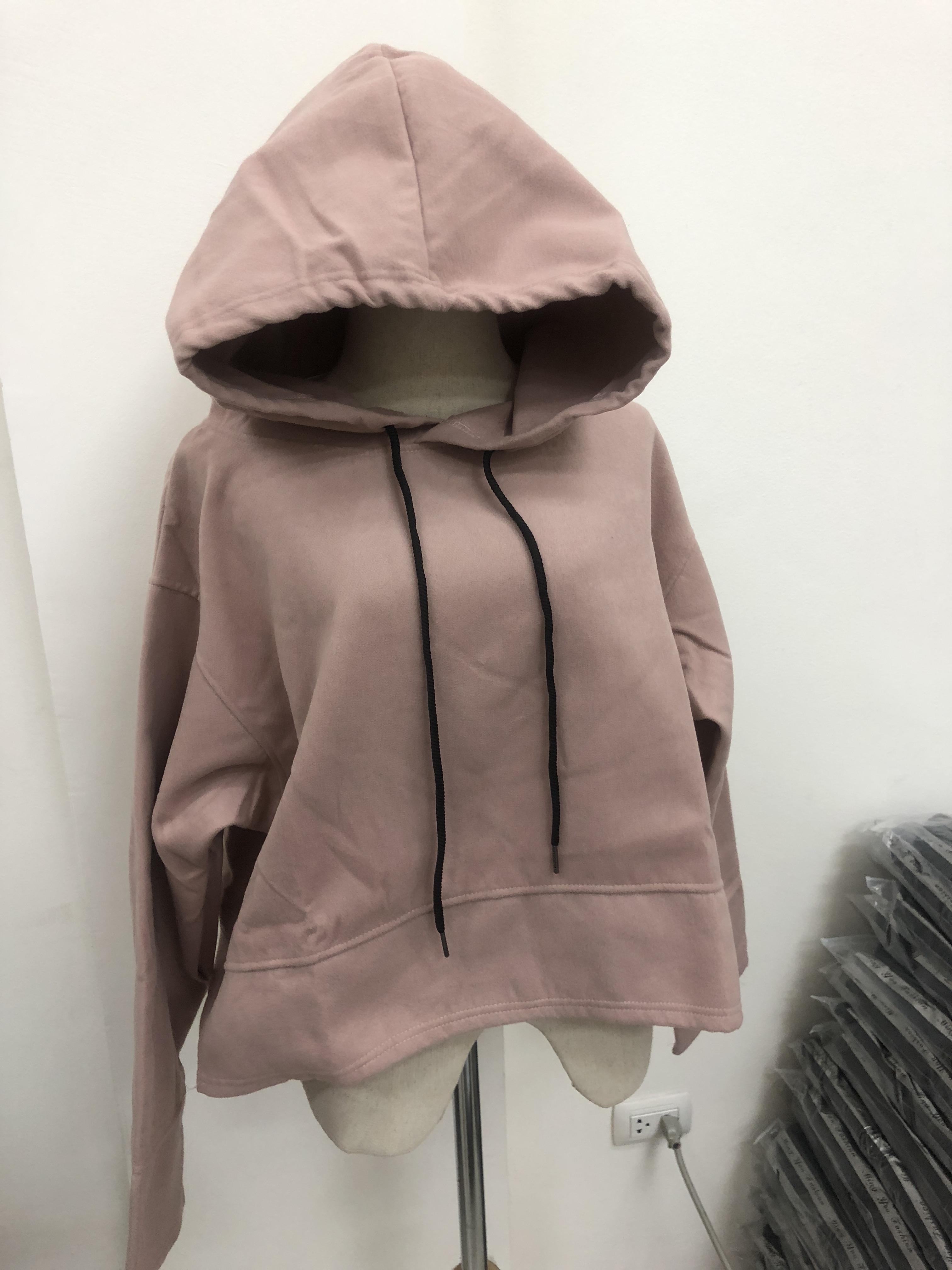 เสื้อกันหนาวฮู้ดดี้ แฟชั่นเกาหลี ตัวสั้นทรงแข็ง น่ารักมากจ้า ผ้าสักกะหลาดเนื้อนุ่มแต่เป็นทรง พร้อมส่ง งานจริงในภาพสุดท้ายน้า